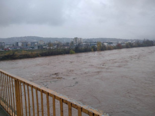 Водостај Босне у Добоју премашио коту редовне одбране од поплава