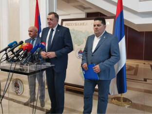 Dodik: Ujedinjena Srpska stabilan partner SNSD-a i Republike Srpske