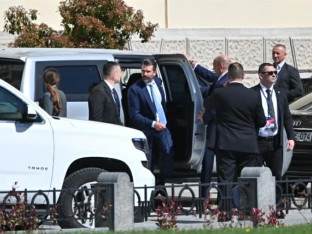 Donald Tramp Mlađi stigao pred Palatu Republike (VIDEO)