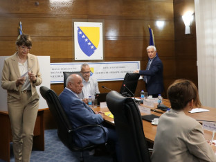CIK pozvan na raport