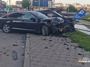 Haos u Bijeljini: Pijani vozač udario u tri parkirana automobila