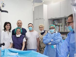 УКЦ РС први пут уградио ПФО оклудер: Затворена "рупица" на срцу без операције (ФОТО)