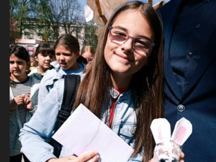Васкршња јаја на тргу у Српцу украшавало 150 дјеце