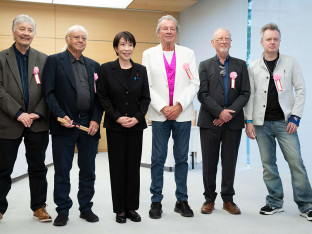 Japanska premijerka ugostila članove grupe „Dip parpl“