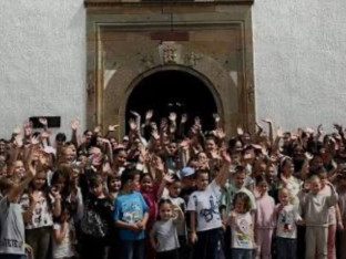 Oko 300 mališana na vaskršnjem takmičenju u porti crkve Svetog Nikole