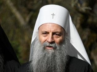 Porfirije u manastiru Visoki Dečani sa stipendistima