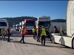 Kolaps na granicama: Počela blokada teretnog saobraćaja u Crnoj Gori!