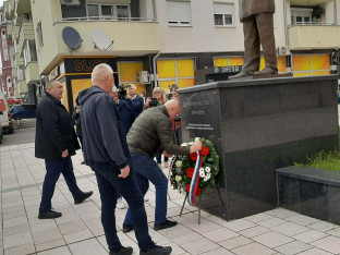 Спасавао животе до посљедњег дана: Обиљежена годишњица смрти легендарног доктора Лазе