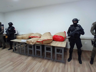 Petorka uhapšena s 50 kg skanka ostaje iza rešetaka
