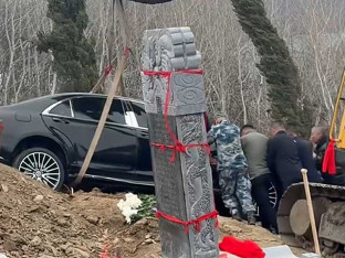 Bogatog Kineza sahranili sa luksuznim Mercedesom, snimak obišao svijet (VIDEO)