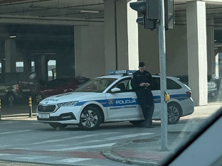 Tri tržna centra u Zagrebu evakuisana zbog dojave o bombama