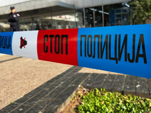 Dignut u vazduh automobil MMA borca
