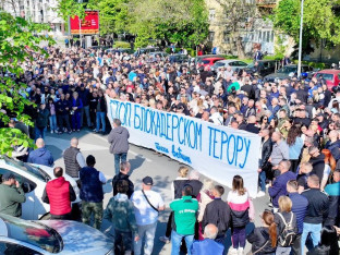 Protest ispred zgrade Policijske uprave u Novom Sadu, reagovao i Vučić