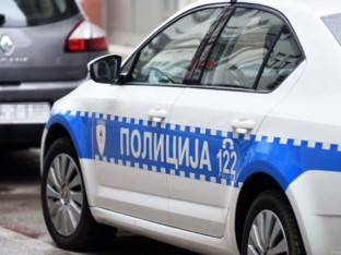 Drama u Mrkonjić Gradu: Tukao ukućane, pa pružao otpor policiji