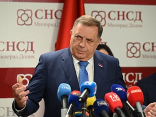 Dodik: Šmit nije trebao ni doći, ne zanima me kad će otići