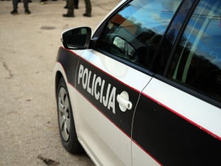 Лажне дојаве о бомбама у школама