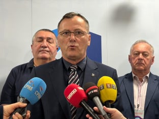 Ostojić: Nedopustiv nehuman odnos prema komandantu Mladiću