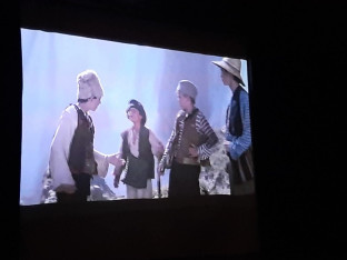 „Orlovi rano lete“ u knjizi i na filmskom platnu