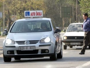 Странци који полажу возачки у БиХ моћи ће имати преводиоца