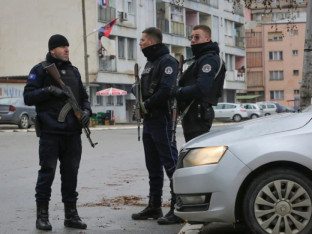 Kosovska policija privela maloljetnika zbog natpisa na majici