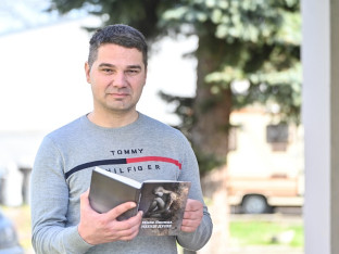 Mile Lisica: Stihovi koji traže put izvan granica