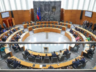 Nazire se se nova većina u Sloveniji, smanjen broj ministarstava