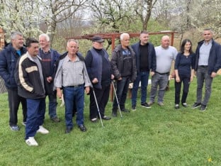 Општина Мркоњић Град ће помоћи осмочланој породици Тешановић у селу Баљвине