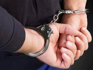 Sugrađanina tukao suvim mesom, pa napao policiju satarom