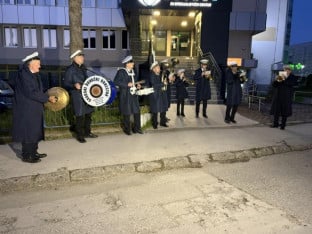 Првомајски уранак у Добоју, уз звуке дувачког оркестра (ВИДЕО)