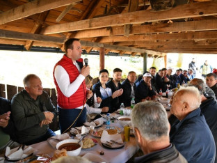 SPS u Tesliću okupio više od 300 članova