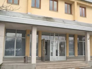Nožem mužu prerezala vrat: Potvrđena optužnica protiv žene iz Sokoca