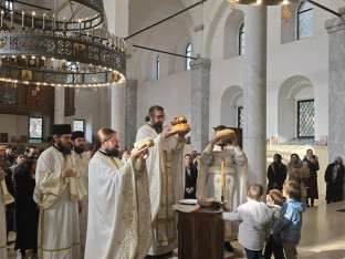 Svečano u Prizrenu: Sabran vjerni narod u drevnom gradu