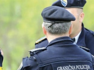 Uhapšen zbog krijumčarenja osam stranih državljana