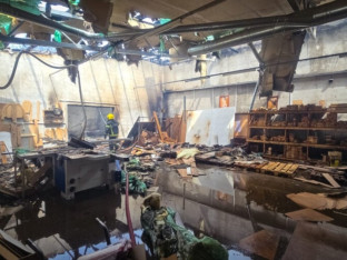Izgorjeli svi pogoni fabrike namještaja, dvije osobe lakše povrijeđene