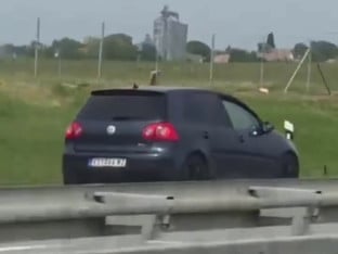 Užas na auto-putu: Vozač sa probnom dozvolom vozio u suprotnom smjeru (VIDEO)