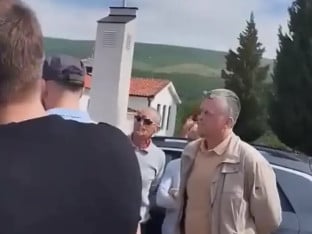 Драма на гробљу у БиХ - свештенику нису дали да уђе