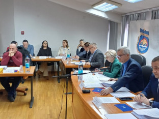 Radulović ostao bez većine, odbornici PDP-a "okrenuli leđa" SDS-ovom načelniku