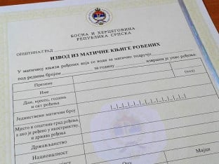 Школе до 13. маја достављају спискове: Бесплатни родни листови за матуранте