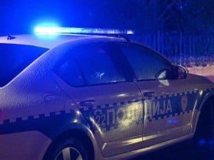 Gađali komšinicu kamenjem, ugrizao policajca: Optuženi Trebinjci