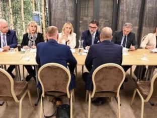 Puhovac sa Košarcem o pitanju poreskog tretmana inostranih platformi