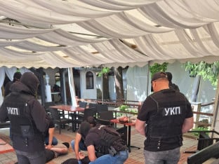 Policajac i vatrogasac u kolu šverca oružja