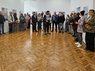 Отворена изложба "Доброта, љепота, истина - браћа Стојановићи и Тузлански ђачки процес 1915. године"