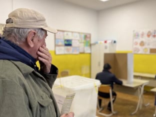 Tanka linija između kontrole i prava glasa