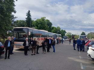 Iz Bijeljine krenuli autobusi za Brčansku maltu