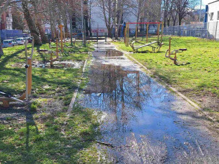 Бањалучани поздрављају санацију игралишта, али и указују на горуће проблеме