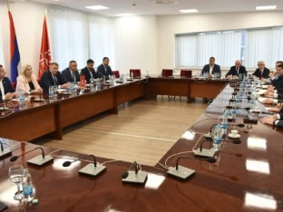 Dva sastanka: I opozicija i vlast u Banjaluci utvrđuju predizborne planove