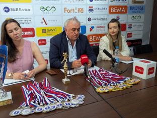 Rukometni spektakl za kraj, Borac i Sloga u borbi za trofej