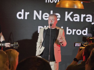 Nele Karajlić u Banjaluci predstavio novi album uz snažan rok spektakl