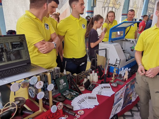 Конобари и кувари дефицитарни, а ово су најтраженија занимања