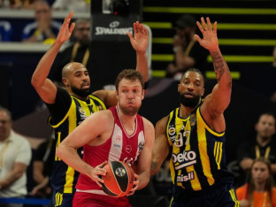 "Crveno-bijelo" grotlo progutalo Fenerbahče, Evropa čeka novog šampiona